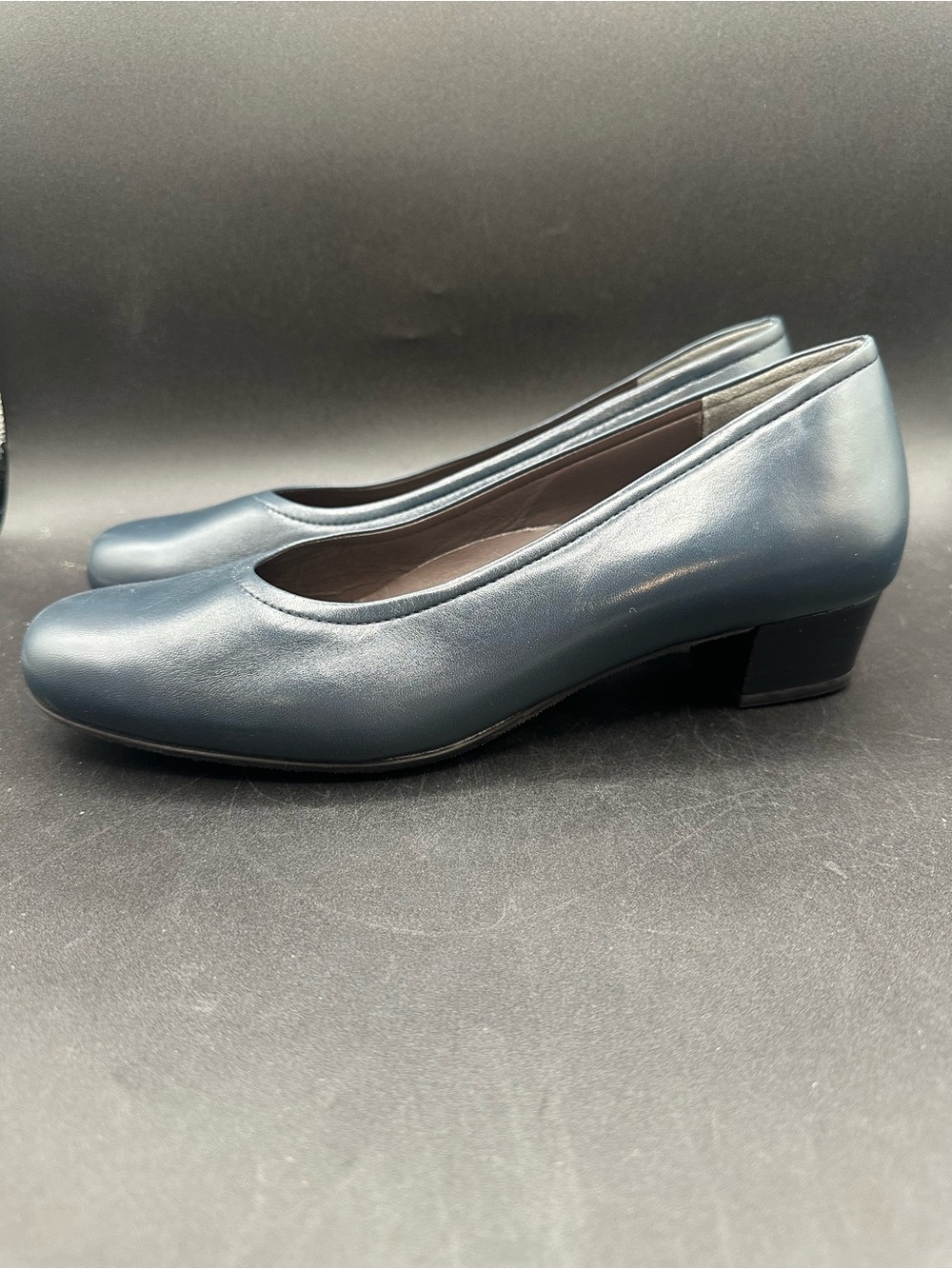 SAS Regina Pump Heels Women's 10 Medium Navy Leather Block Slip On Career Shoes